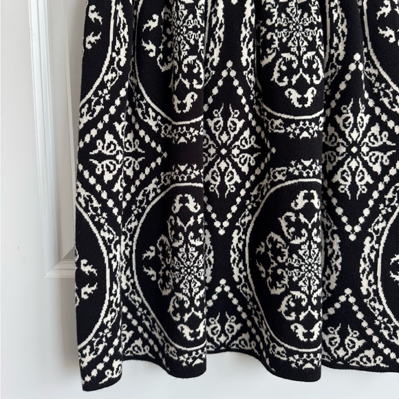 New Romeo + Juliet Couture Baroque Knit Fit Flare Dress Party Work Black Ivory M - Picture 6 of 7